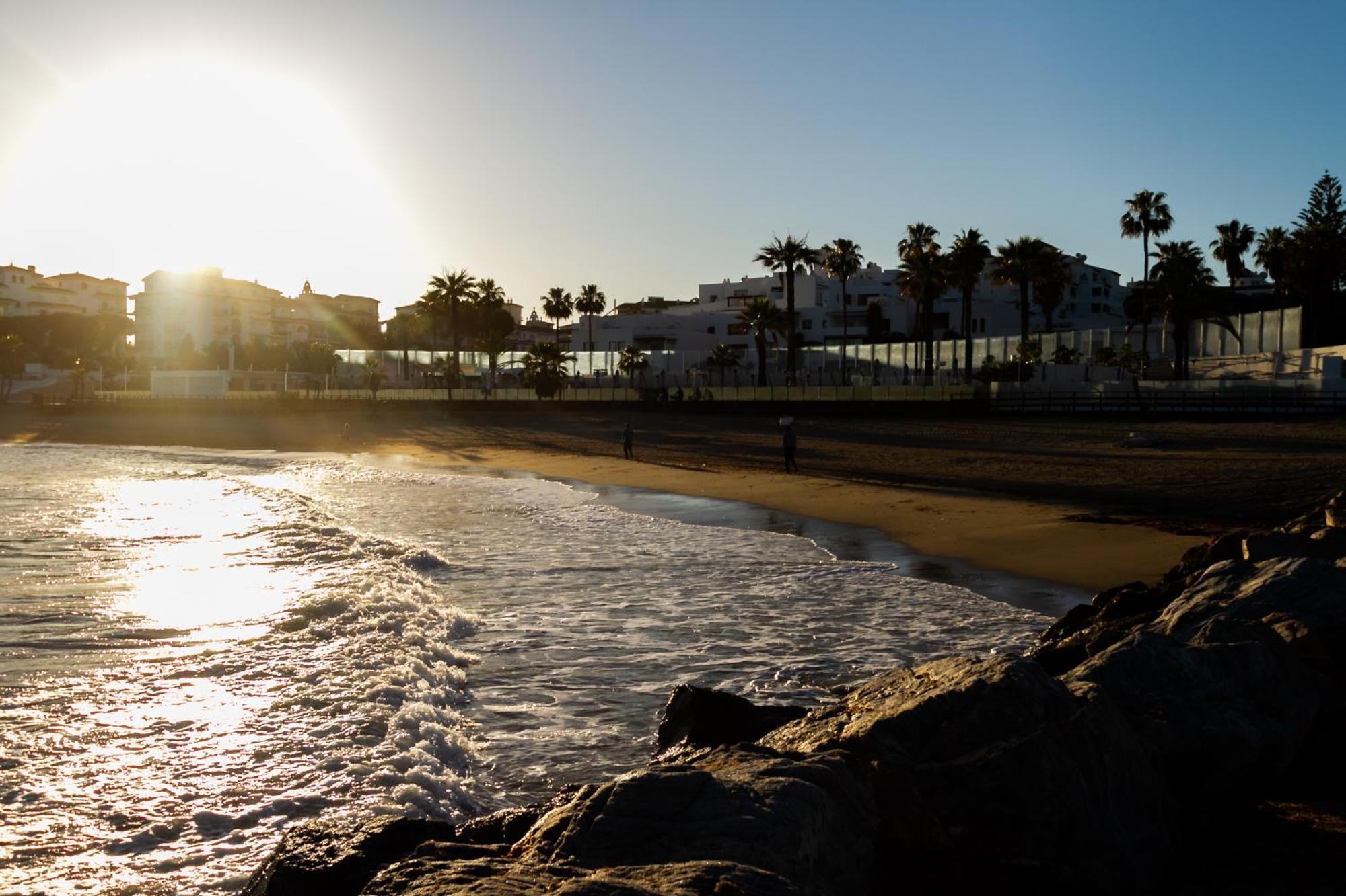 Marbella Banus Suites - Lily Playas Del Duque Banus Beach Apartment Ngoại thất bức ảnh