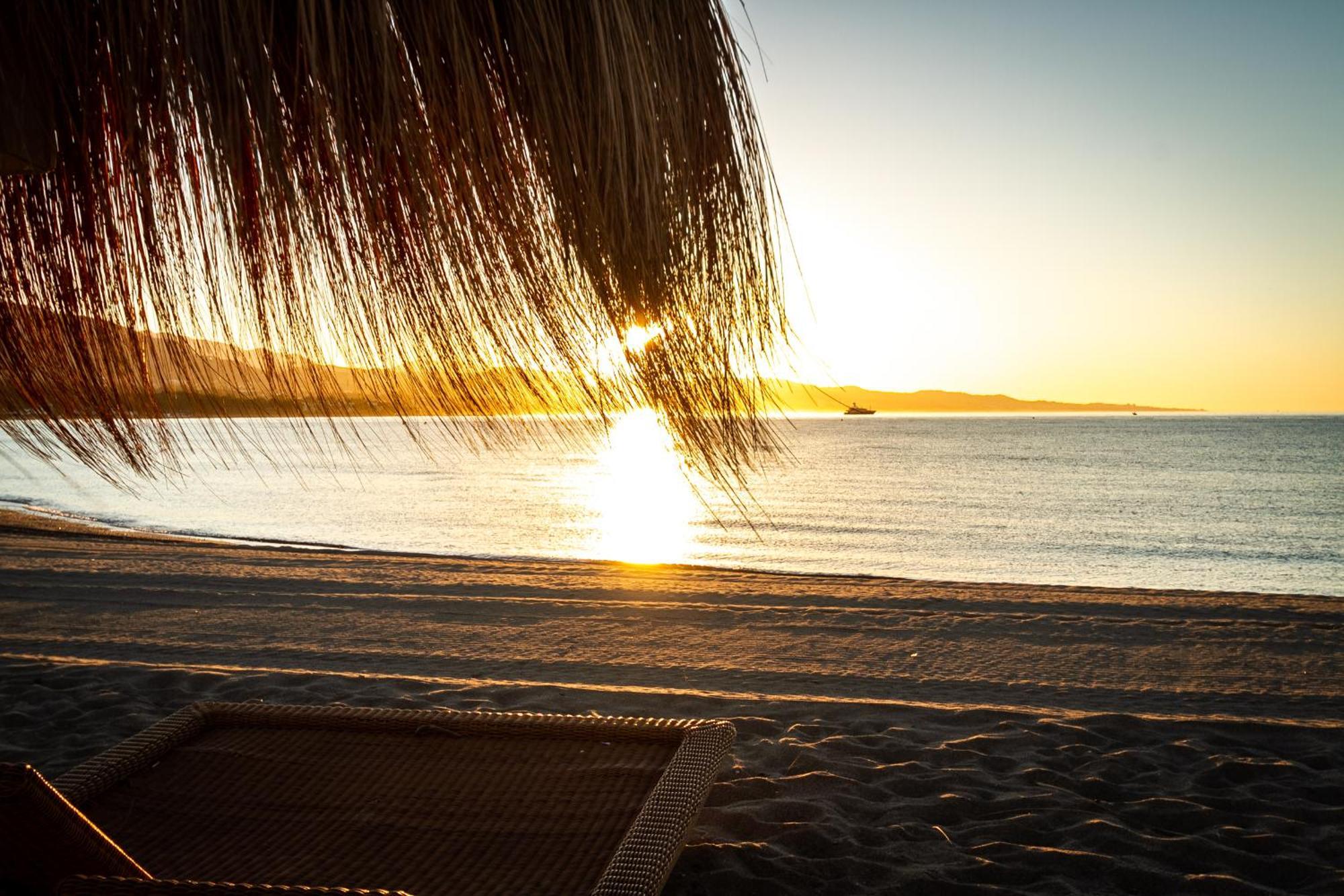 Marbella Banus Suites - Lily Playas Del Duque Banus Beach Apartment Ngoại thất bức ảnh
