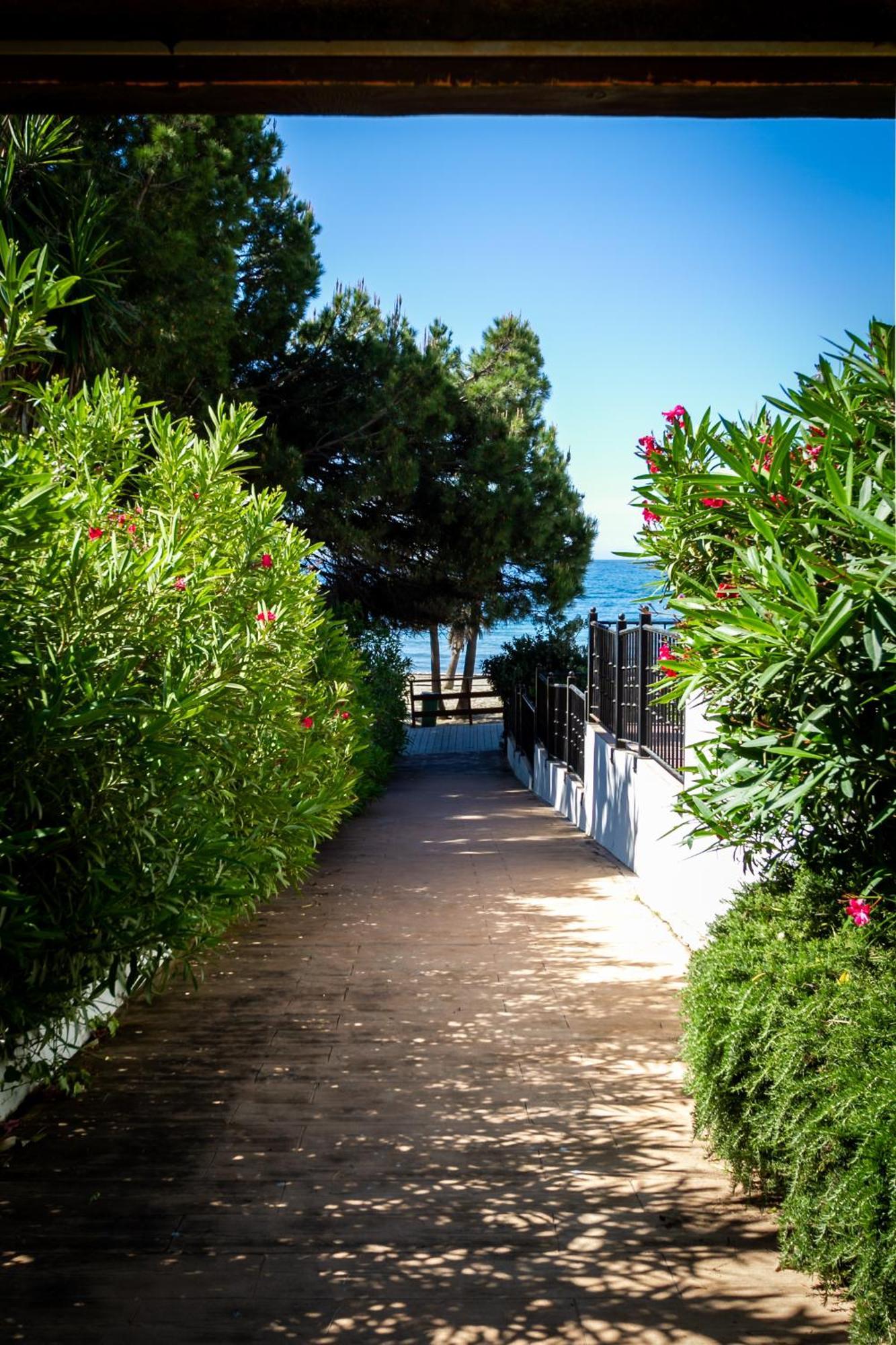 Marbella Banus Suites - Lily Playas Del Duque Banus Beach Apartment Ngoại thất bức ảnh